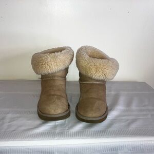 UGG 1016226 Bailey Button Boots in Good Condition Size 10